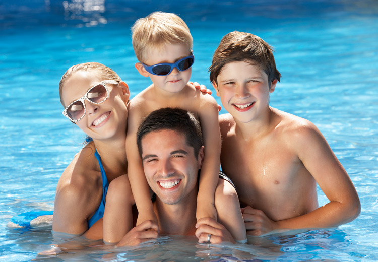 aloe vera sunscreen sonnenschutz familie gesunde braeune haut sonne strand meer 